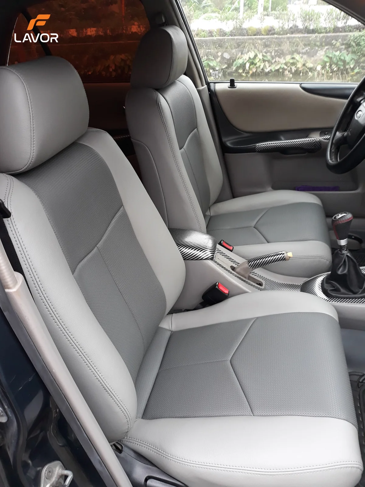 BỌC GHẾ DA FORD LASER - Ảnh 3