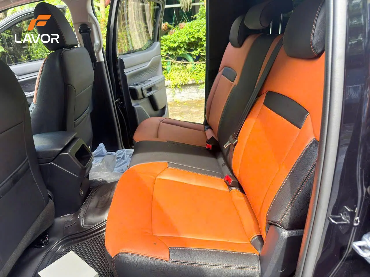 BỌC GHẾ DA FORD RANGER - Ảnh 1