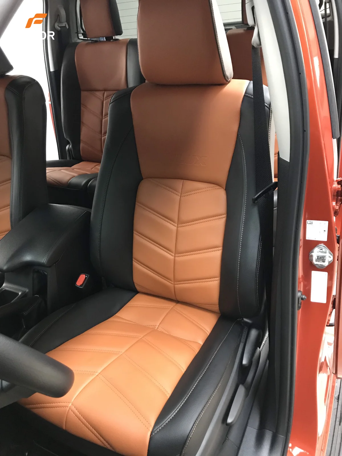 BỌC GHẾ DA TOYOTA HILUX 2016-2020 - Ảnh 1