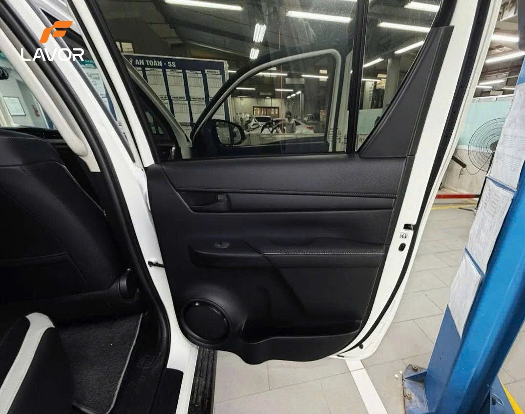 BỌC GHẾ DA TOYOTA HILUX - Ảnh 5