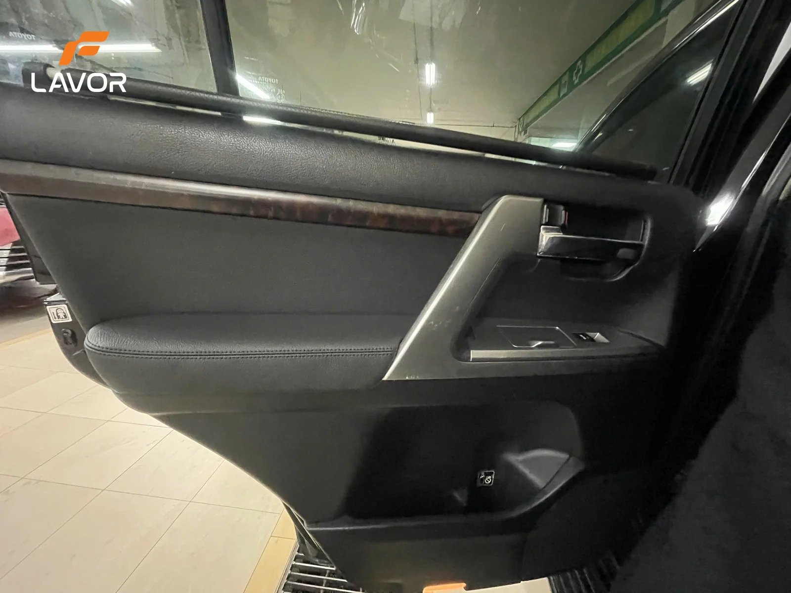 BỌC GHẾ DA TOYOTA LAND CRUISER 2008-2020 - Ảnh 5