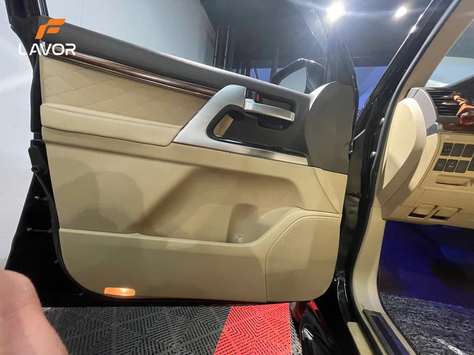 BỌC GHẾ DA TOYOTA LAND CRUISER 2008-2020 - Ảnh 6