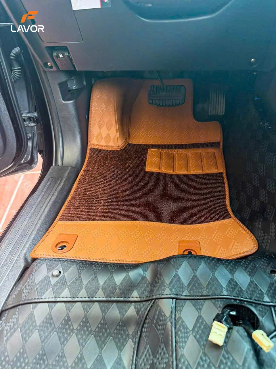 SÀN – THẢM MITSUBISHI PAREJO SPORT - Ảnh 1