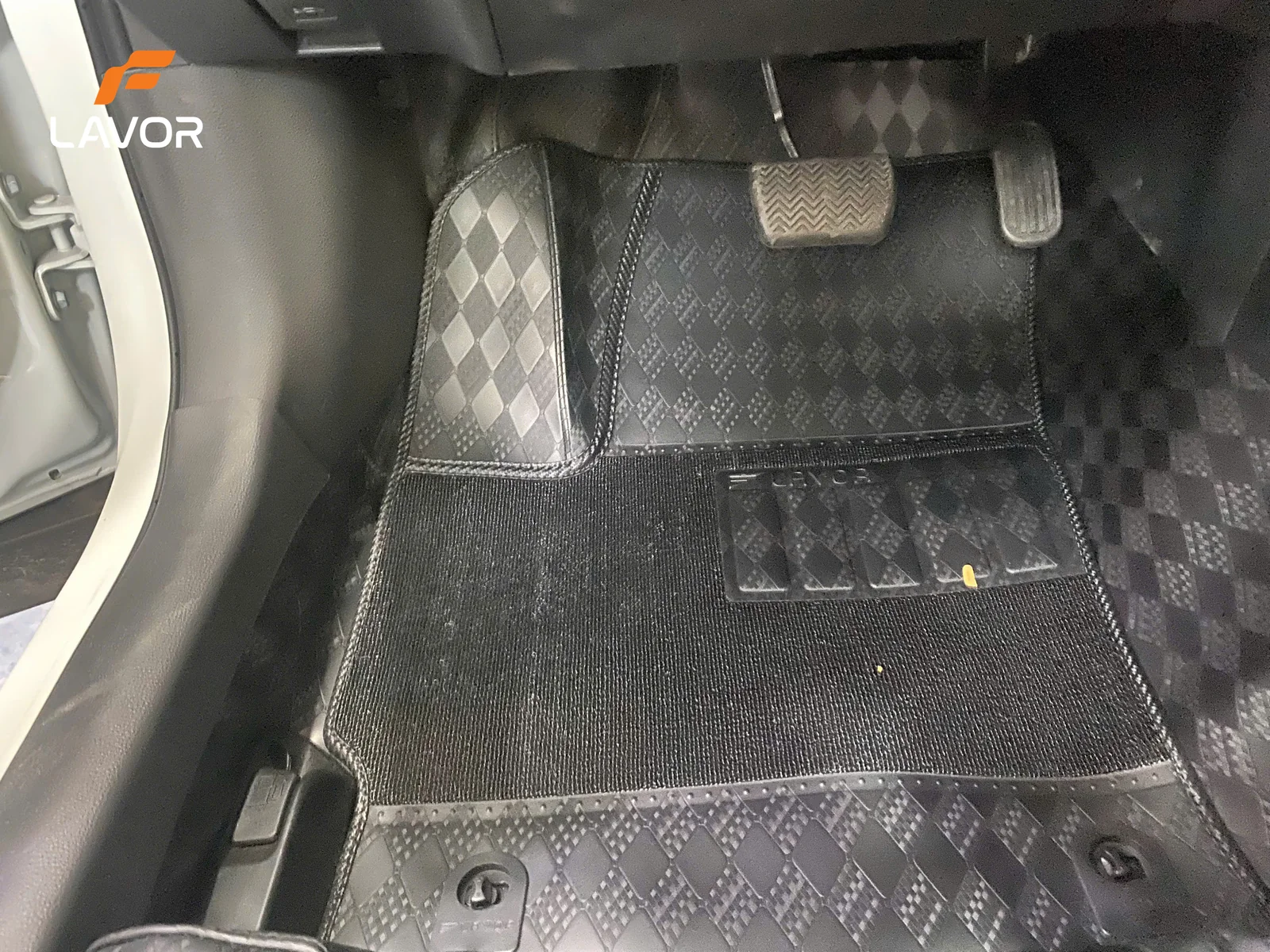 SÀN – THẢM TOYOTA COROLLA CROSS 2020-2023 - Ảnh 1