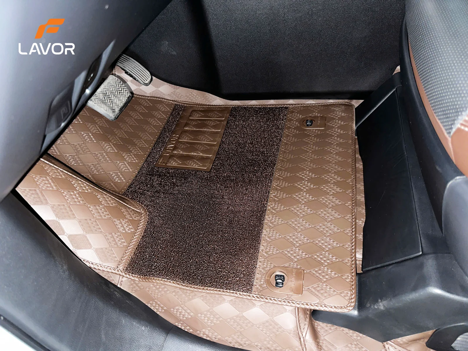 SÀN – THẢM TOYOTA INNOVA 2023-2024 - Ảnh 1